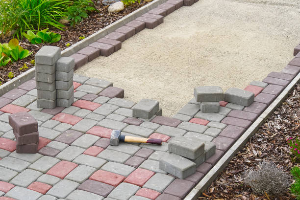 Best Driveway Borders and Edging Pavers in Wliamsvle, IL